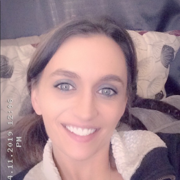 Meet your Posher, Kimberly - Picture 1 of 1